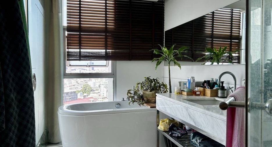 Condo en alquiler de 2 habitaciones en Sathon, Bangkok