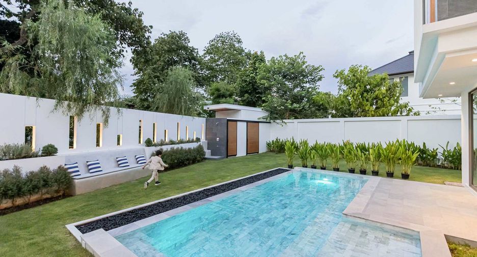 For rent 5 bedrooms house in Mueang Chiang Mai, Chiang Mai