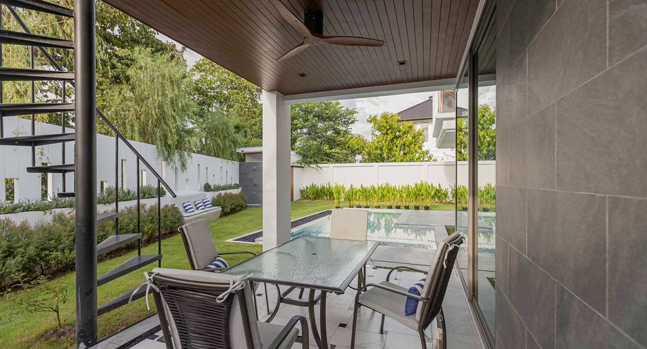 For rent 5 bedrooms house in Mueang Chiang Mai, Chiang Mai