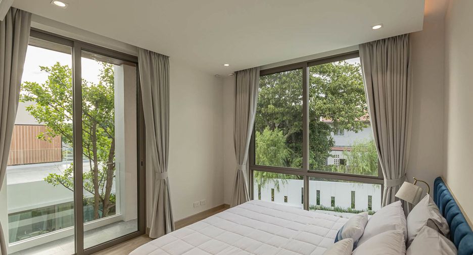 For rent 5 bedrooms house in Mueang Chiang Mai, Chiang Mai