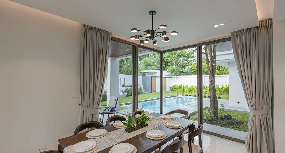 For rent 5 bedrooms house in Mueang Chiang Mai, Chiang Mai