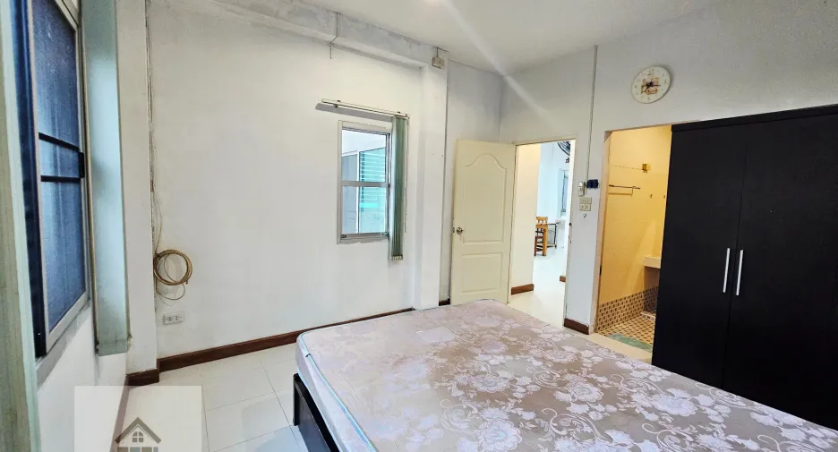 For rent 2 bedrooms townhouse in Mueang Chiang Rai, Chiang Rai