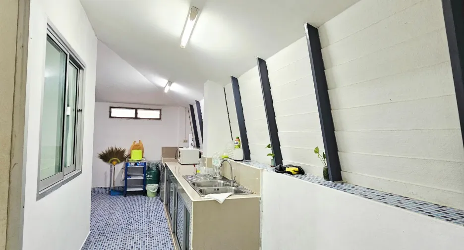 For rent 2 bedrooms townhouse in Mueang Chiang Rai, Chiang Rai