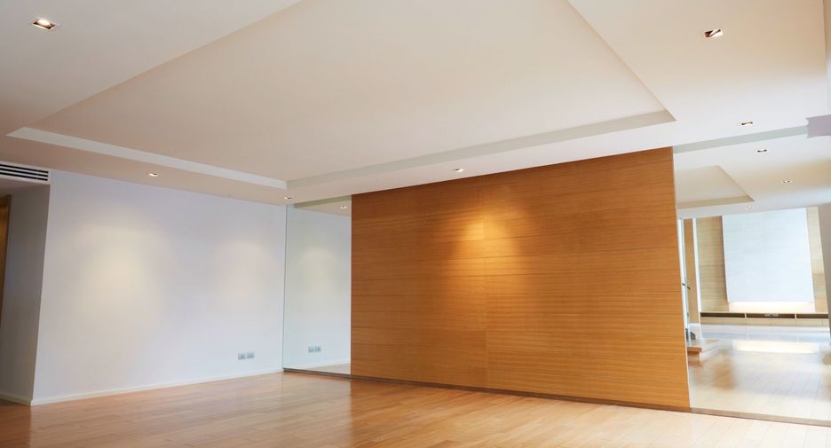 For sale 4 bedrooms condo in Khlong Toei, Bangkok