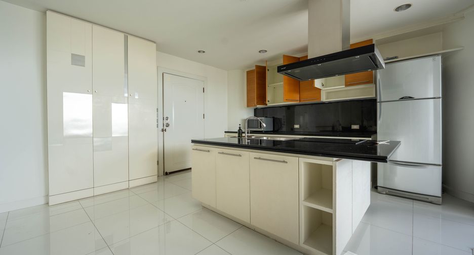 For rent and for sale 2 bedrooms condo in Bang Rak, Bangkok