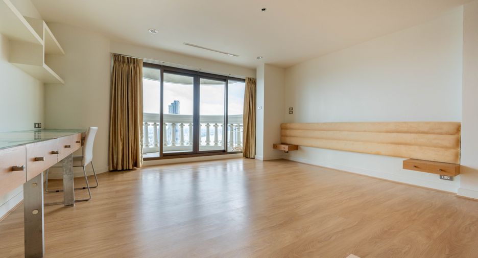 For rent and for sale 2 bedrooms condo in Bang Rak, Bangkok