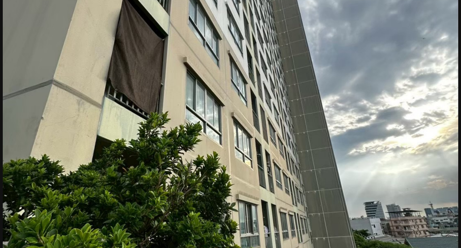 For sale 1 bed condo in Wang Thonglang, Bangkok
