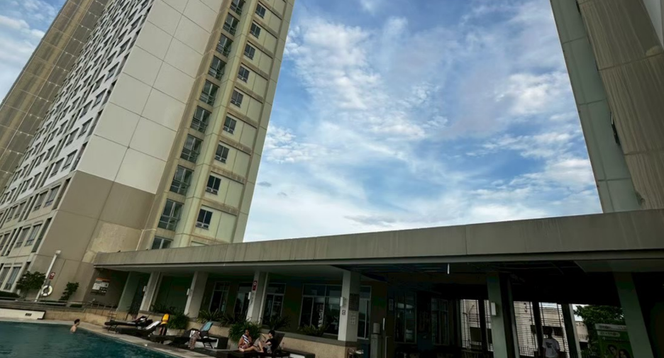 For sale 1 bed condo in Wang Thonglang, Bangkok