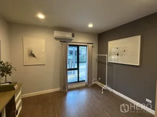 Haus zur Miete und zum Kauf mit 4 Zimmer in Lam Luk Ka, Pathum Thani