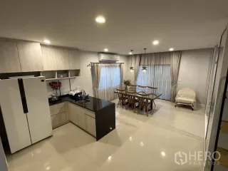 Haus zur Miete und zum Kauf mit 4 Zimmer in Lam Luk Ka, Pathum Thani