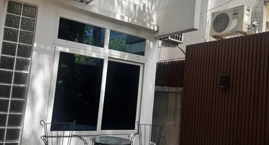 For rent 4 bedrooms townhouse in Huai Khwang, Bangkok