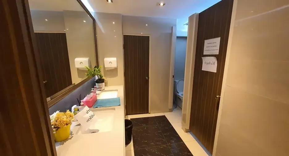 For rent office in Khlong Toei, Bangkok