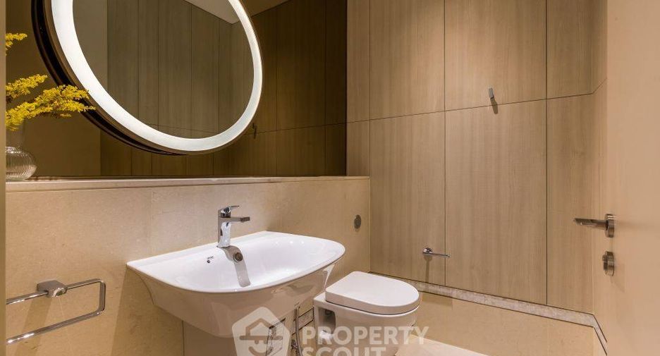 For sale 2 bedrooms condo in Pathum Wan, Bangkok
