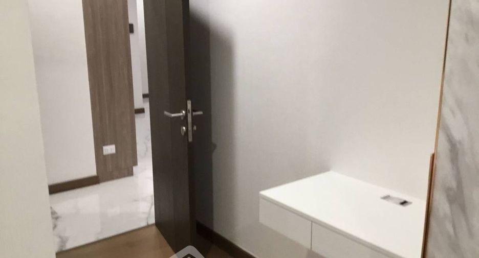 For sale 2 bedrooms condo in Bang Rak, Bangkok