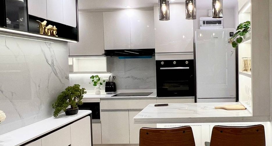 For sale 3 bedrooms condo in Yan Nawa, Bangkok