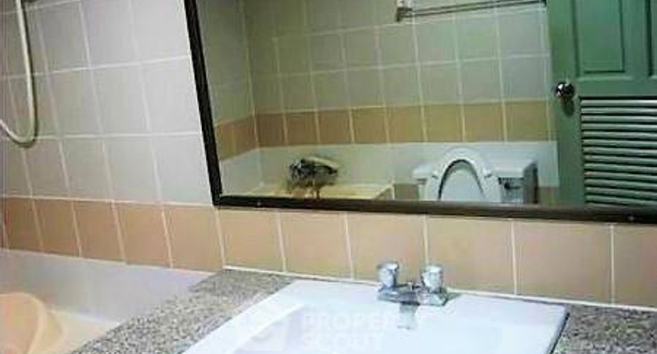 For rent 3 bedrooms condo in Chatuchak, Bangkok