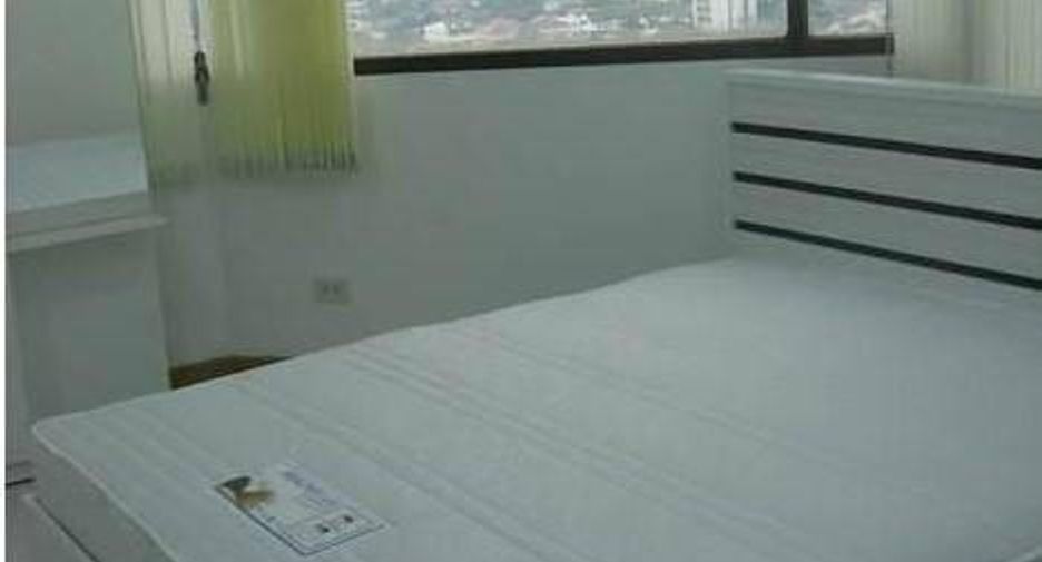 For rent 3 bedrooms condo in Chatuchak, Bangkok