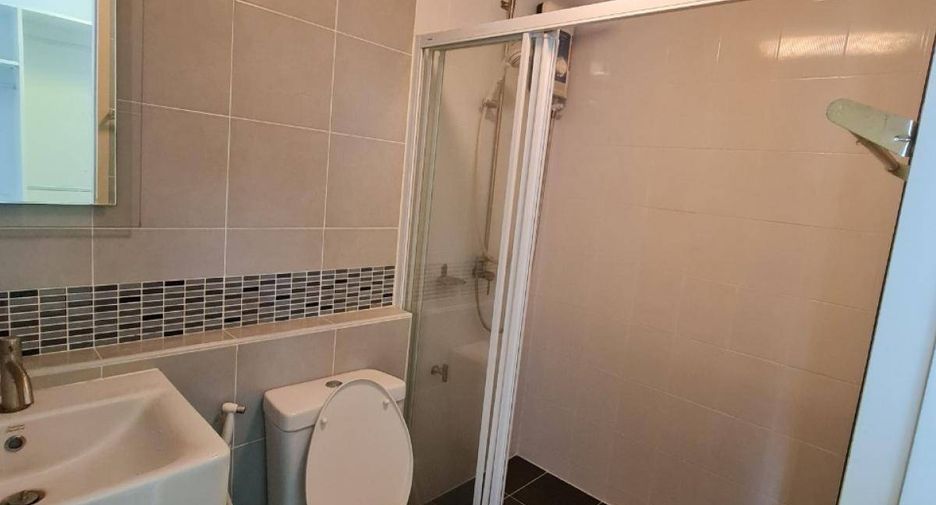 For rent 2 bedrooms condo in Bangkok Noi, Bangkok