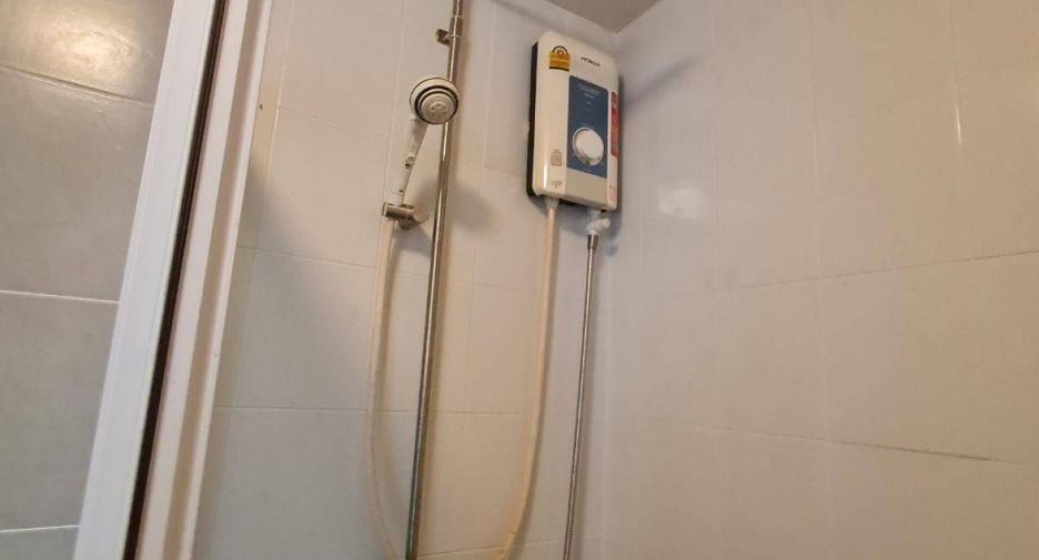 For rent 2 bedrooms condo in Bangkok Noi, Bangkok