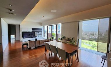 For rent 2 bedrooms condo in Pathum Wan, Bangkok