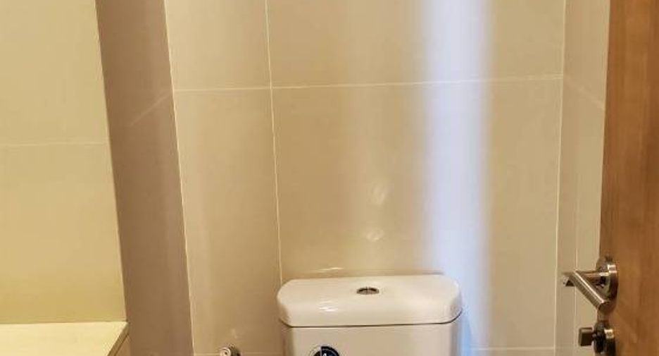 For rent 2 bedrooms condo in Huai Khwang, Bangkok