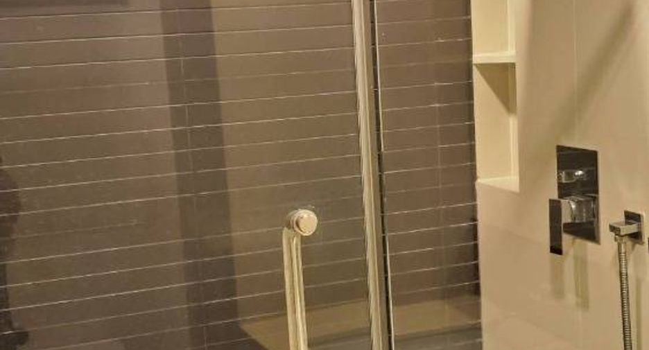 For rent 2 bedrooms condo in Huai Khwang, Bangkok