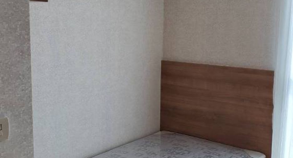 For rent 2 bedrooms condo in Huai Khwang, Bangkok