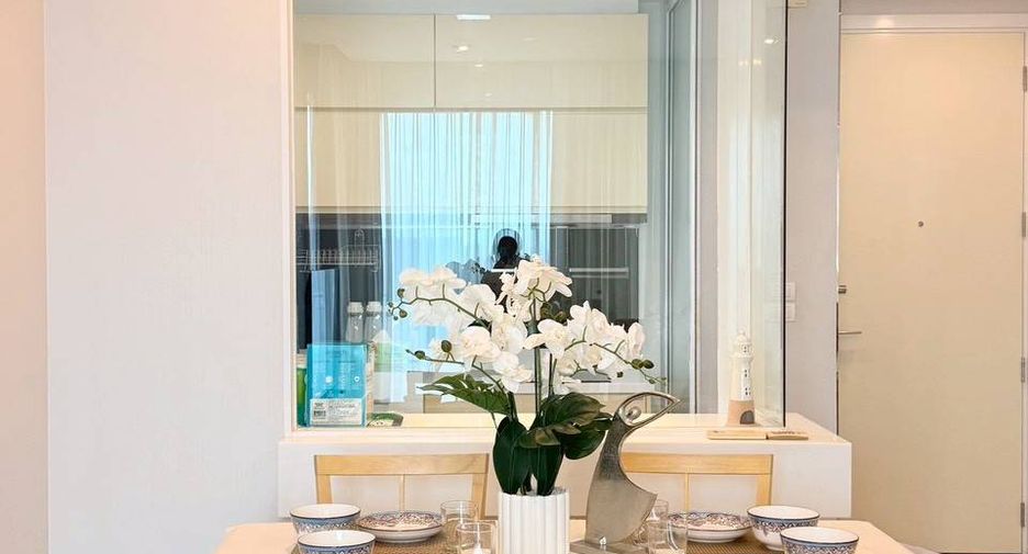 For rent 2 bedrooms condo in Phra Khanong, Bangkok