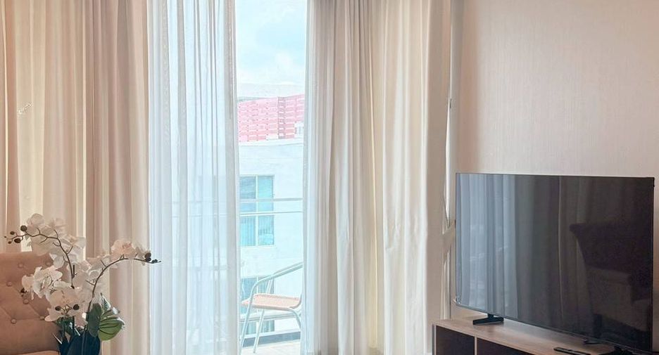 For rent 2 bedrooms condo in Phra Khanong, Bangkok