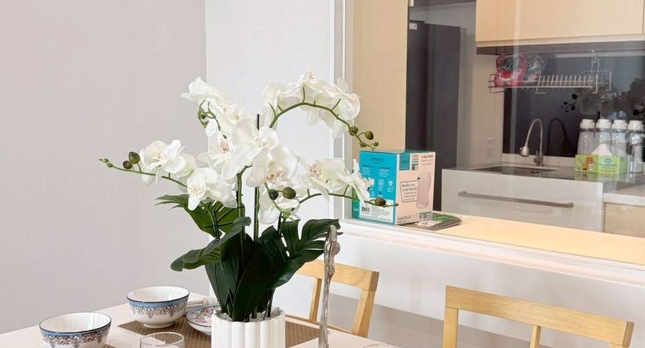 For rent 2 bedrooms condo in Phra Khanong, Bangkok