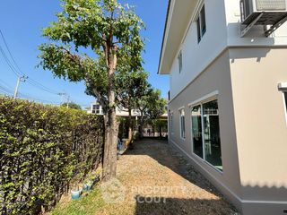 For sale 3 bedrooms house in Suan Luang, Bangkok