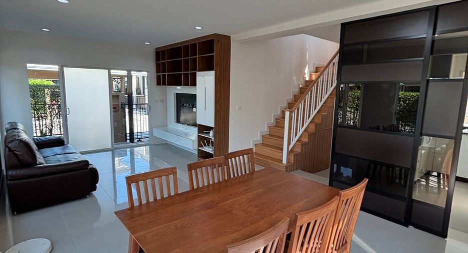 For sale 3 bedrooms house in Suan Luang, Bangkok