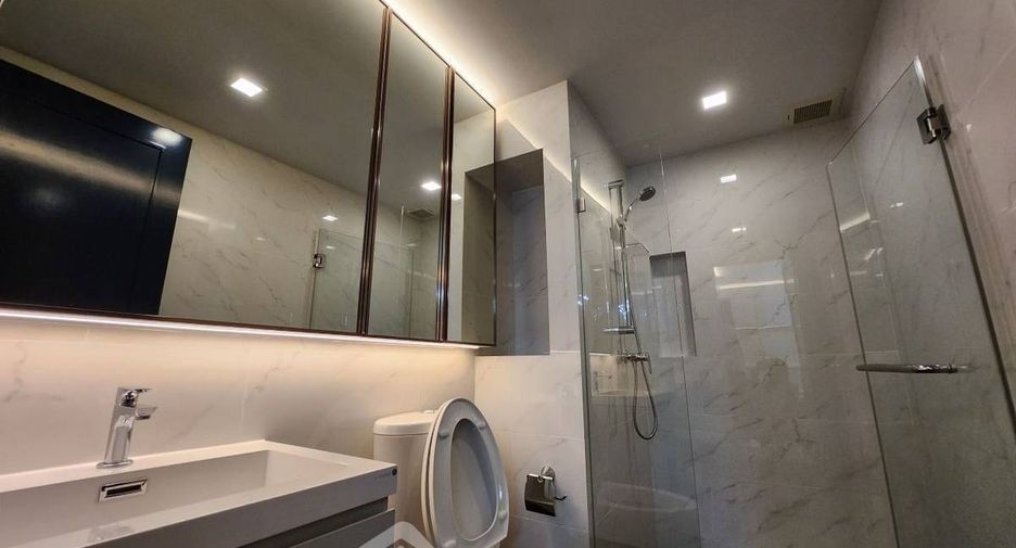 For sale 2 bedrooms condo in Yan Nawa, Bangkok