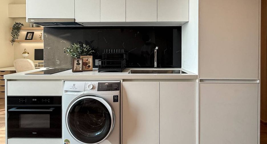For sale 1 bed condo in Watthana, Bangkok