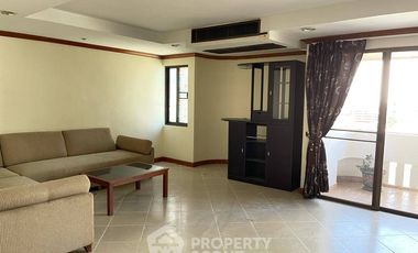 For sale 3 bedrooms condo in Khlong Toei, Bangkok