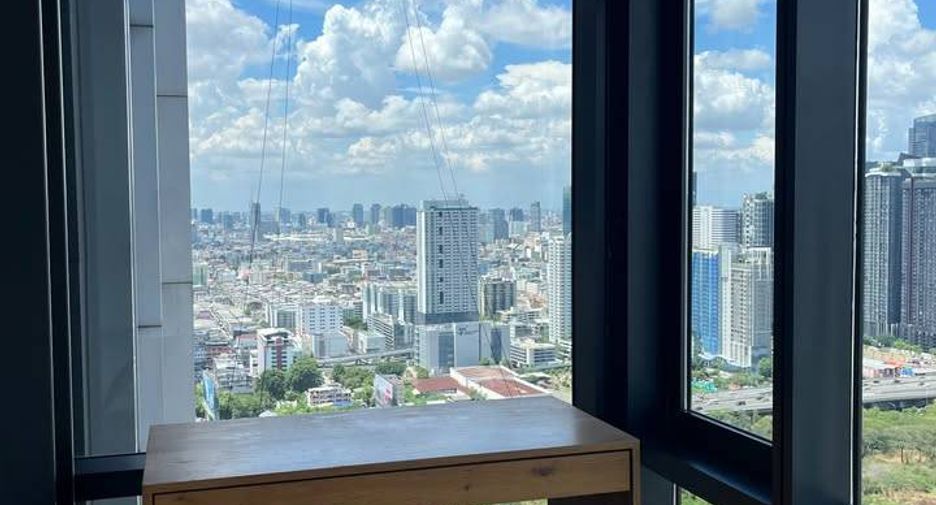 For sale 1 bed condo in Watthana, Bangkok