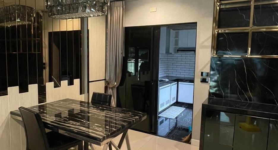 For sale 3 bedrooms townhouse in Bang Khen, Bangkok