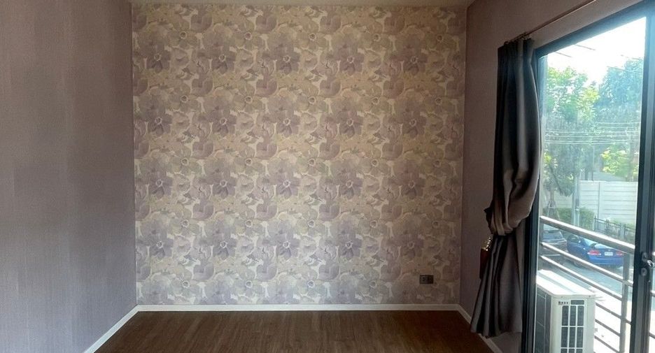 For sale 3 bedrooms townhouse in Bang Khen, Bangkok