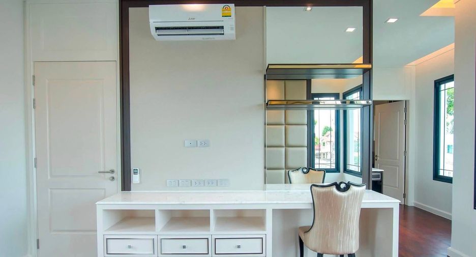 For rent 4 bedrooms house in Bang Bon, Bangkok