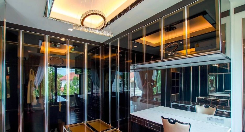 For rent 4 bedrooms house in Bang Bon, Bangkok