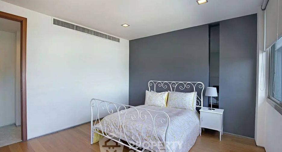 For sale 3 bedrooms condo in Khlong Toei, Bangkok