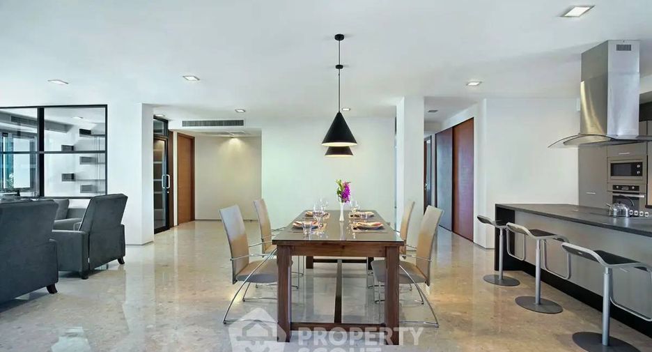 For sale 3 bedrooms condo in Khlong Toei, Bangkok
