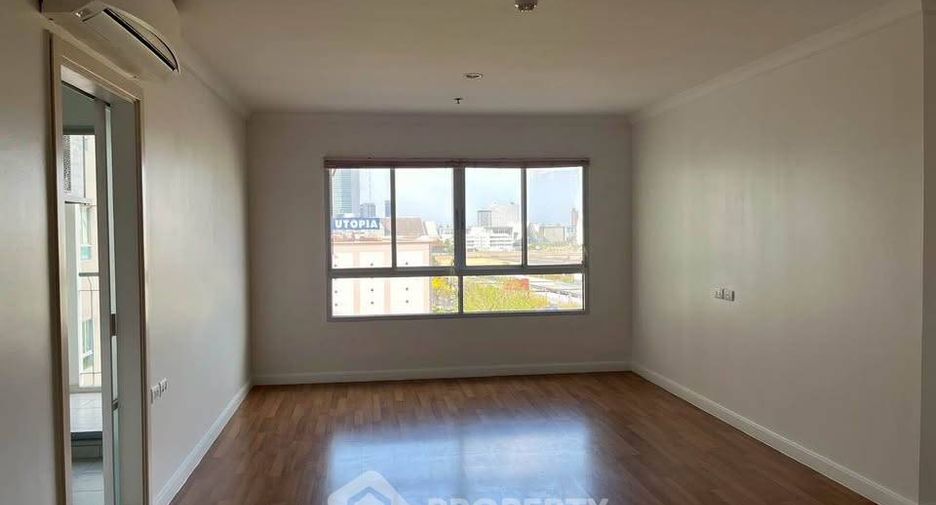 For sale 2 bedrooms condo in Huai Khwang, Bangkok