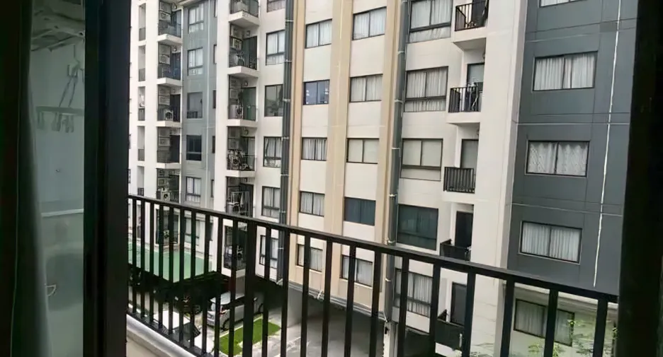For sale studio condo in Khlong Toei, Bangkok