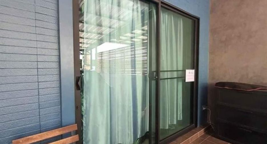 For sale 3 bedrooms townhouse in Lat Krabang, Bangkok
