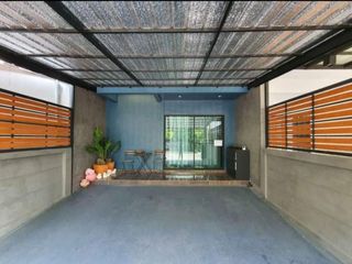For sale 3 bedrooms townhouse in Lat Krabang, Bangkok