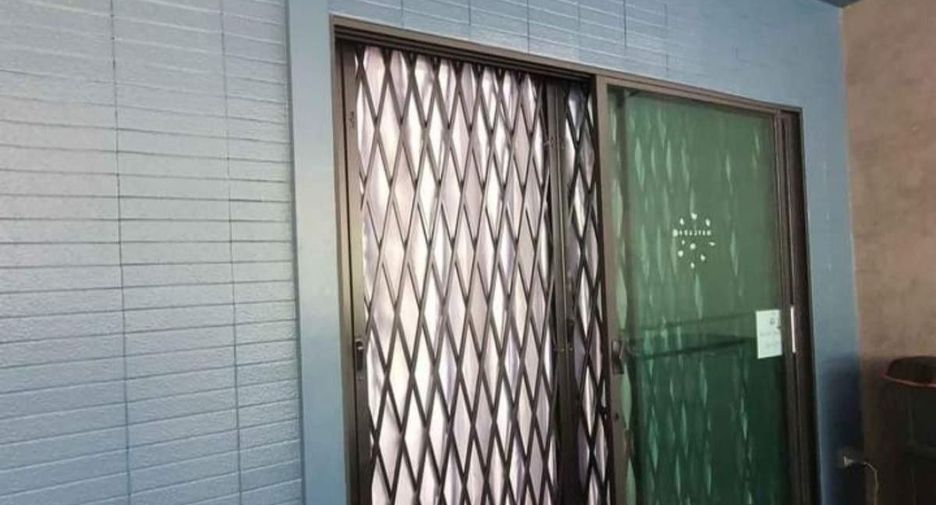 For sale 3 bedrooms townhouse in Lat Krabang, Bangkok