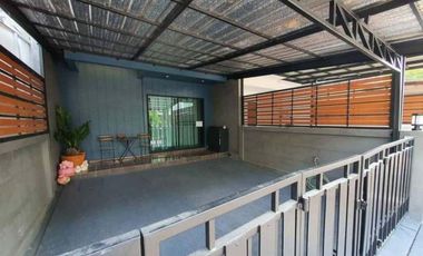 For sale 3 bedrooms townhouse in Lat Krabang, Bangkok