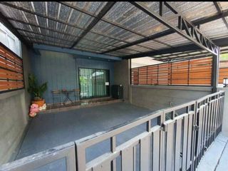 For sale 3 bedrooms townhouse in Lat Krabang, Bangkok