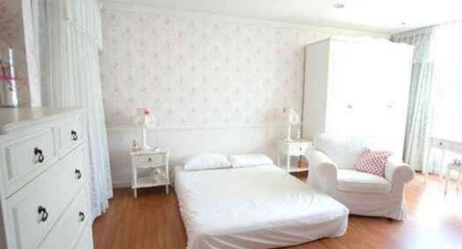 For sale 3 bedrooms townhouse in Lat Krabang, Bangkok